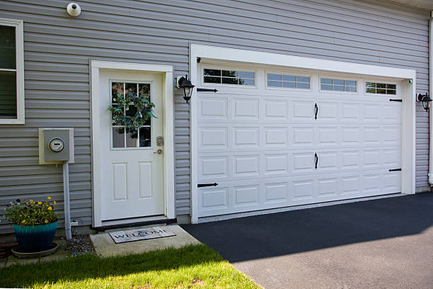24/7 Emergency Garage Door Panel Replacement experts in Hawkinsville, GA